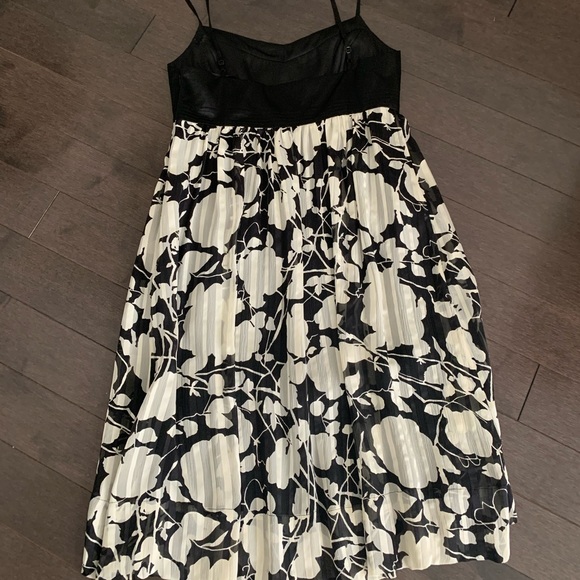 Beautiful BCBG Silk Dress - Picture 5 of 5